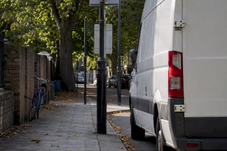 Do you need a moving van permit for London?